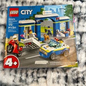 LEGO City Police Station Adventure Set - Blue, White, Red